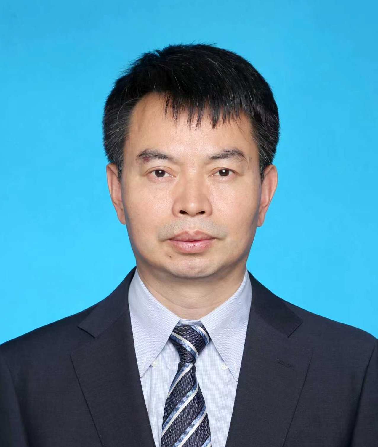 王建强